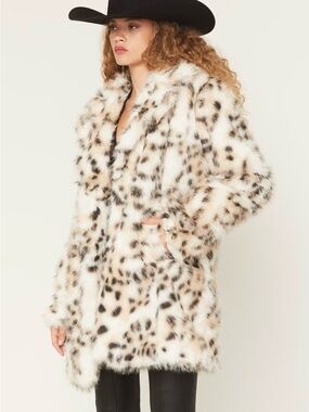 Shyanne Peregrine Long Faux Fur Leopard Print Coat